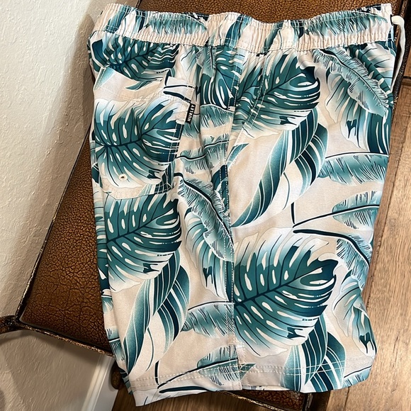 Brand New Hurley Swim Trunks /Shorts Hawaiian Paradise Beachwear or casual life! - Picture 3 of 8